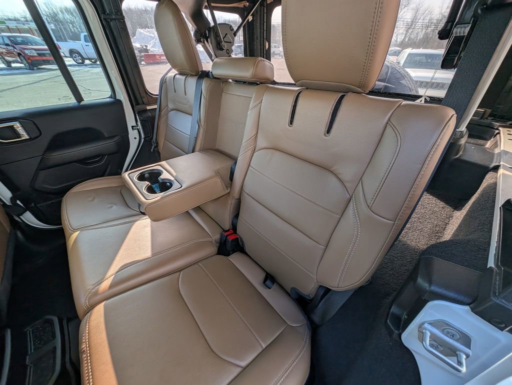 Used 2021 Jeep Wrangler Unlimited Sahara w/ Cold Weather Group image 17