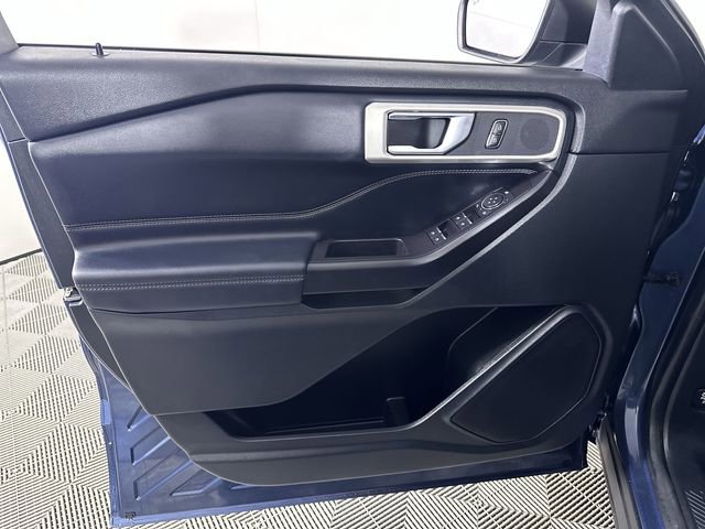 Used 2020 Ford Explorer XLT w/ Equipment Group 202A AWD/4WD image 23