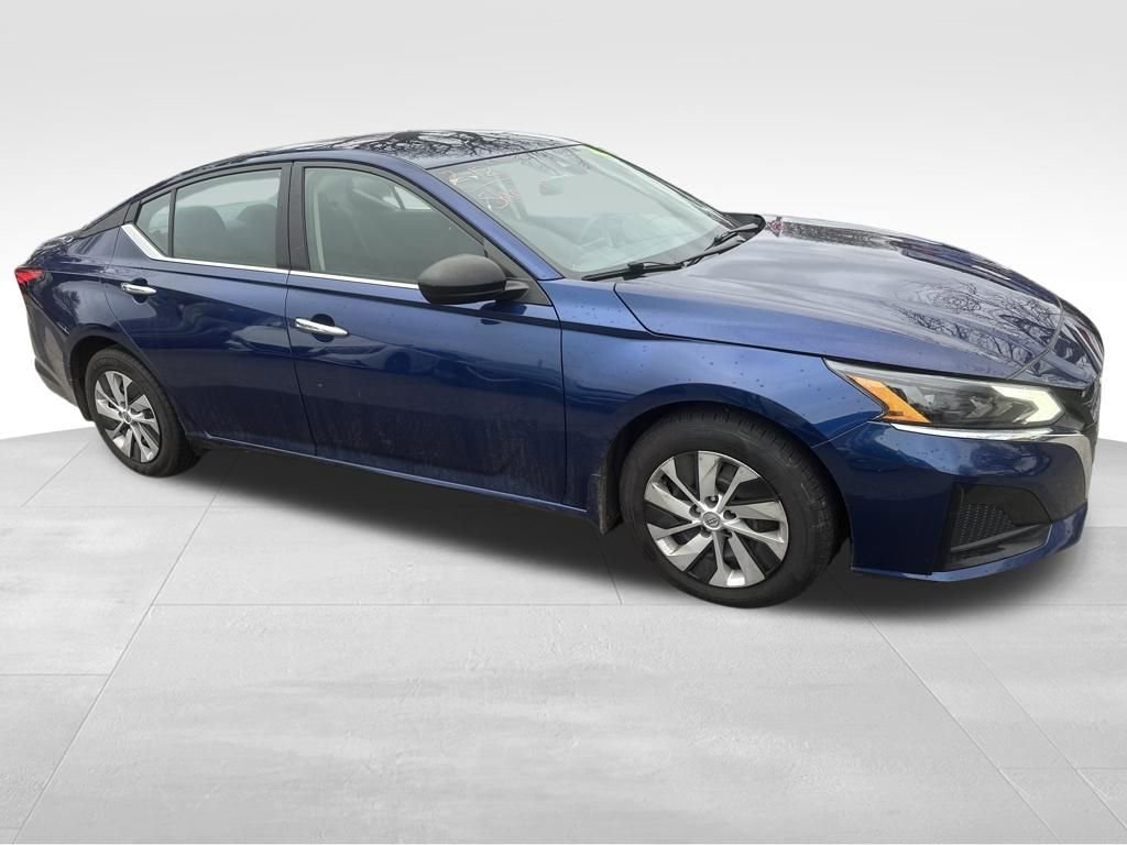Used 2024 Nissan Altima 2.5 S image 8
