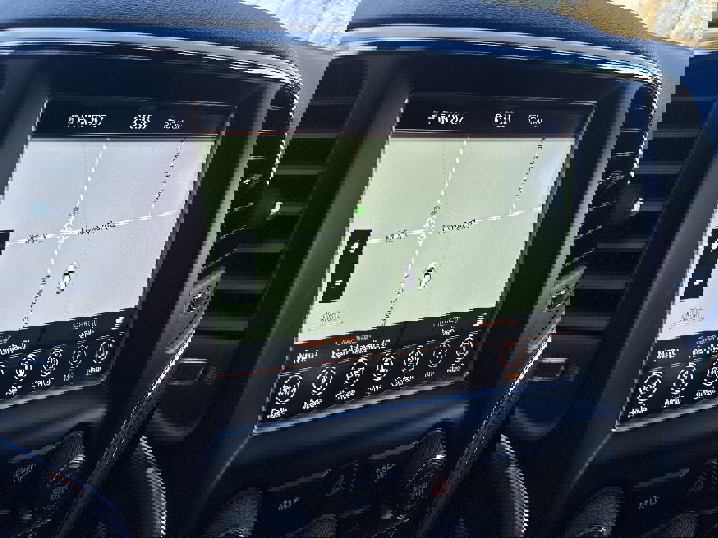 Used 2018 Jeep Grand Cherokee Limited image 22