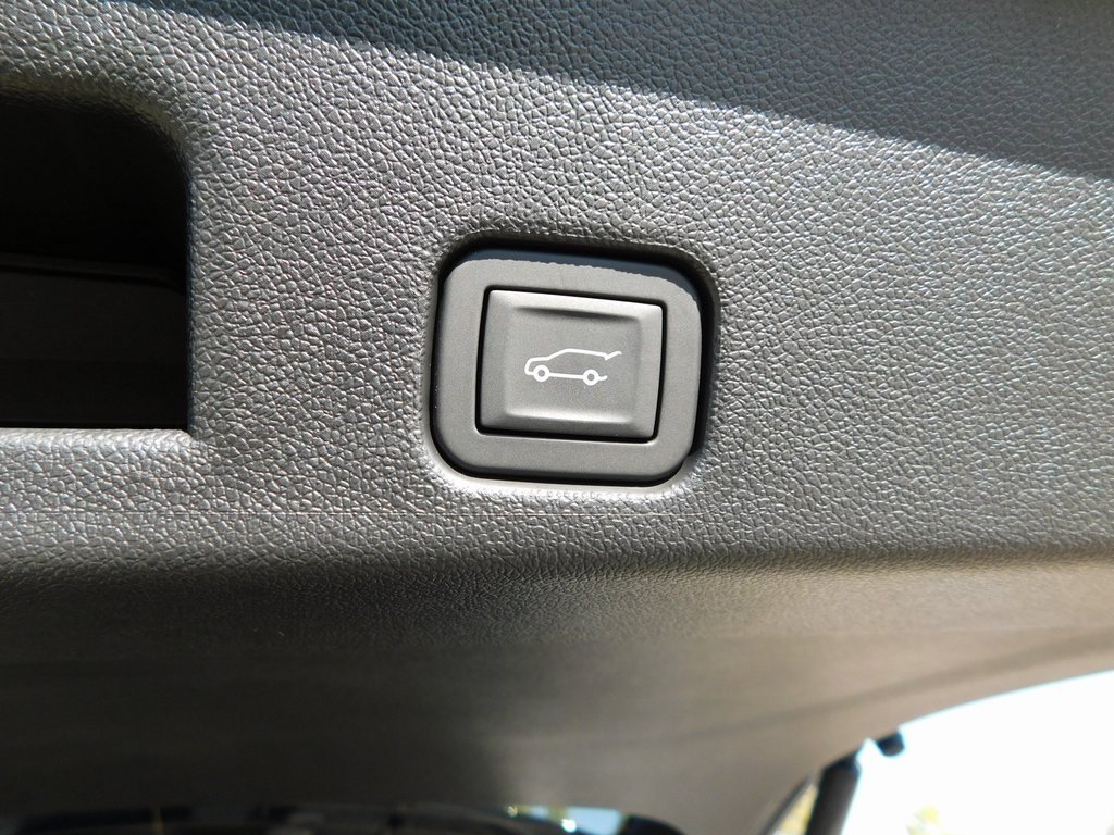 New 2026 Chevrolet Traverse RS w/ LPO, Floor Liner Package image 24