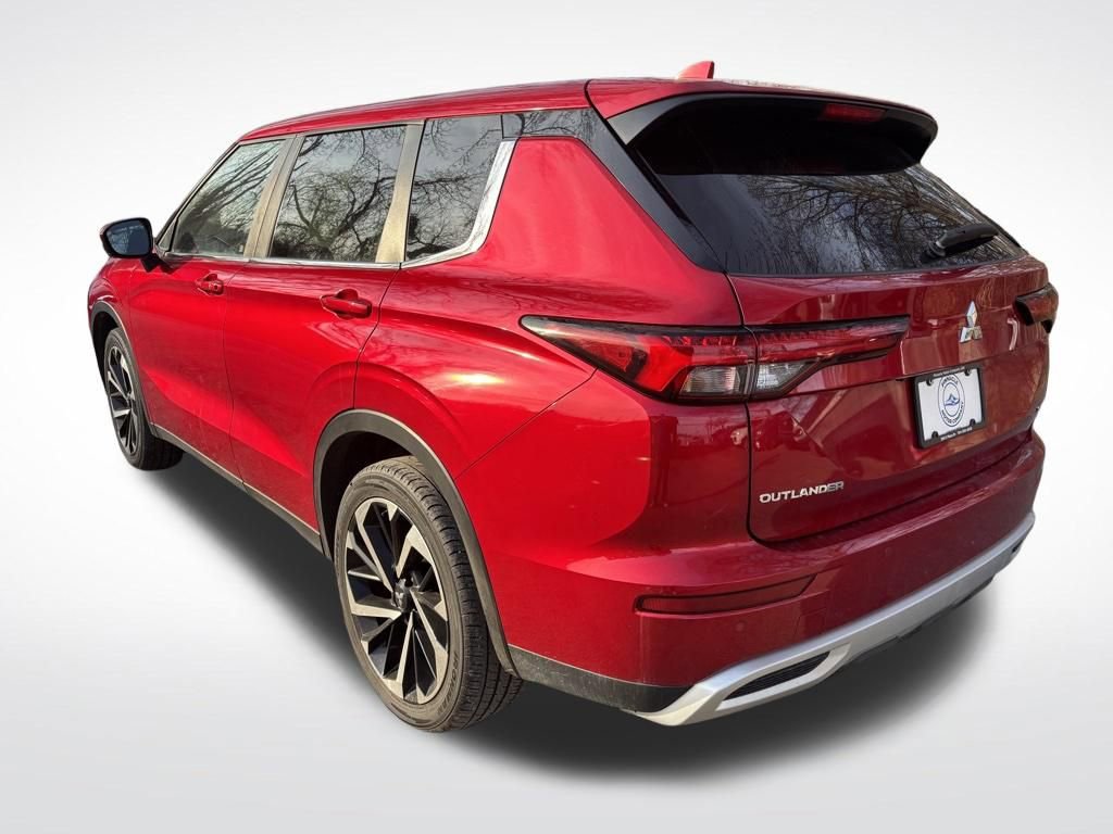 Used 2024 Mitsubishi Outlander SE image 5