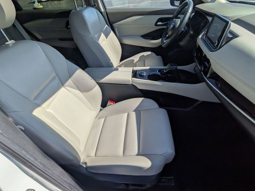 Used 2023 Nissan Rogue SL image 25