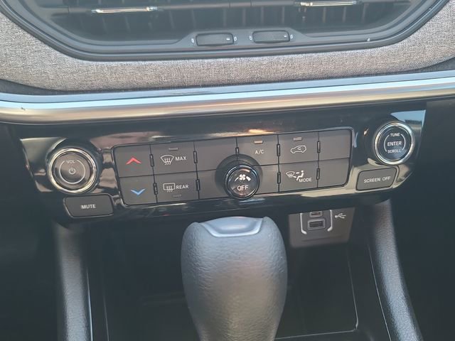 Used 2024 Jeep Compass Sport image 32