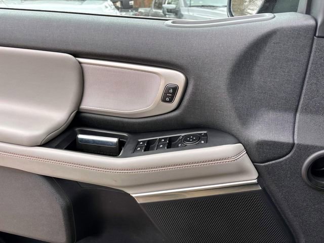 Used 2025 Ford Expedition Active image 19