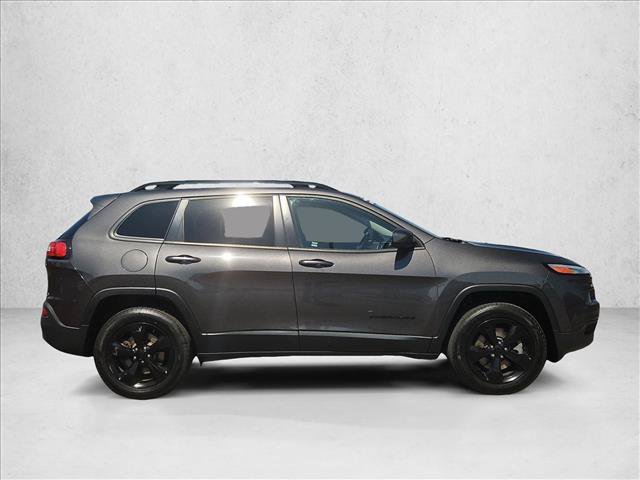Used 2018 Jeep Cherokee Latitude w/ Altitude Package AWD/4WD video 4