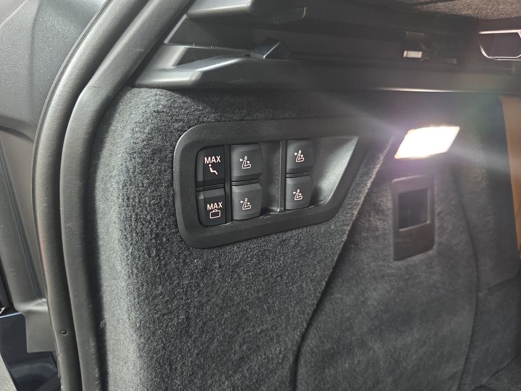 New 2026 BMW X7 xDrive40i w/ M Sport Package image 14