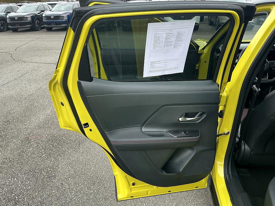 Used 2025 Nissan Kicks SR w/ SR Premium Package image 22