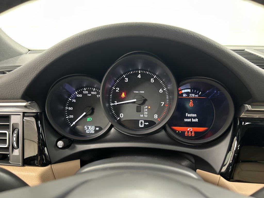 Certified 2026 Porsche Macan AWD/4WD image 13