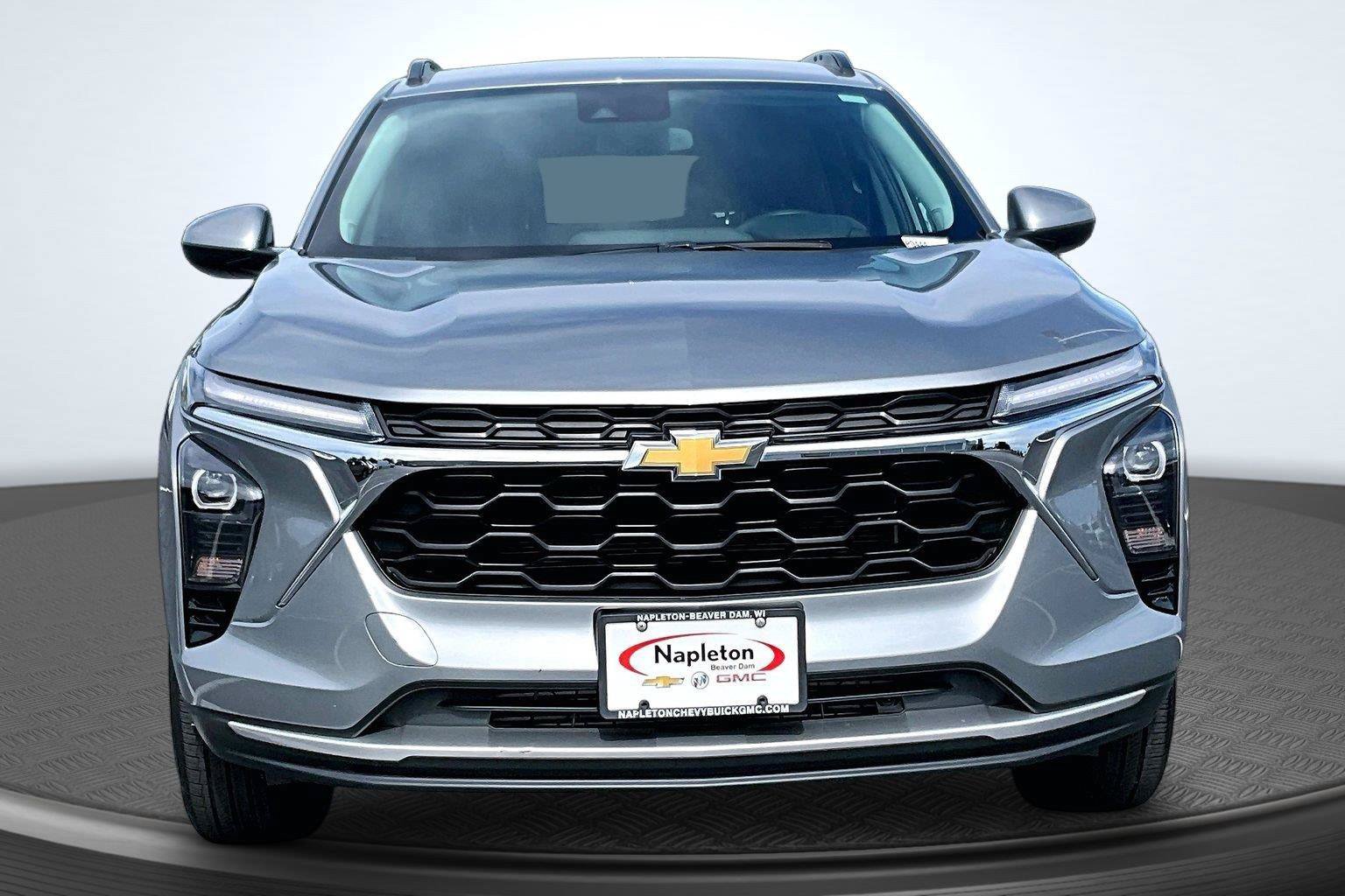 Used 2024 Chevrolet Trax LT w/ Driver Confidence Package FWD image 3
