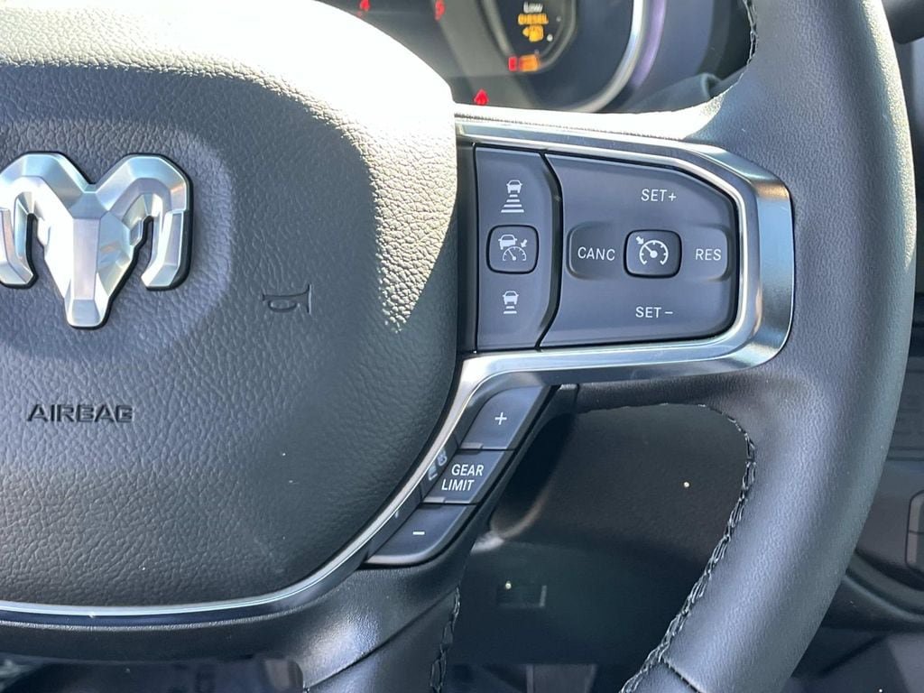 New 2026 RAM 2500 Laramie AWD/4WD image 25