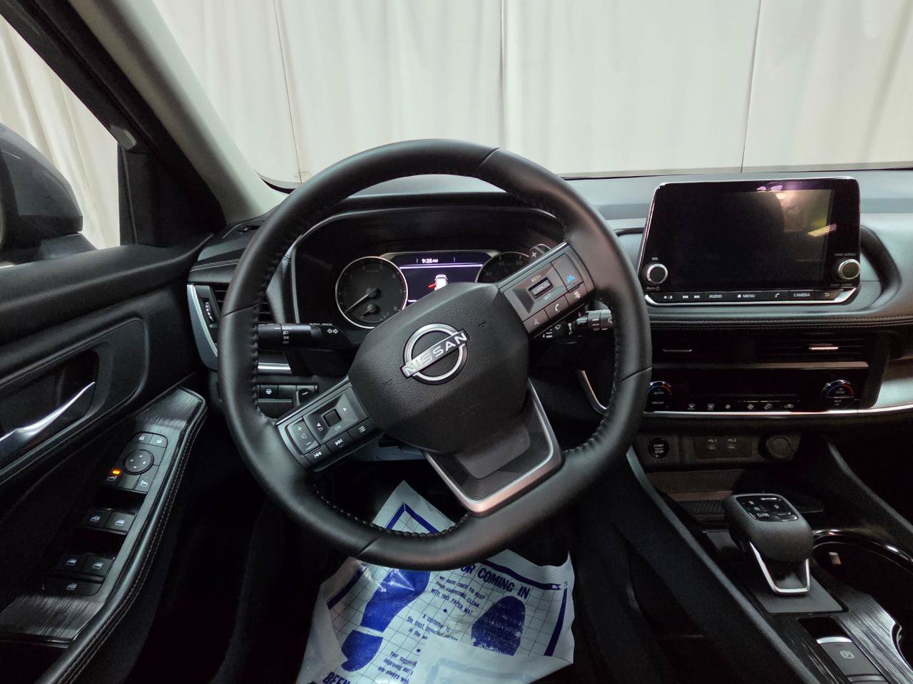 Used 2025 Nissan Rogue SV AWD/4WD image 33