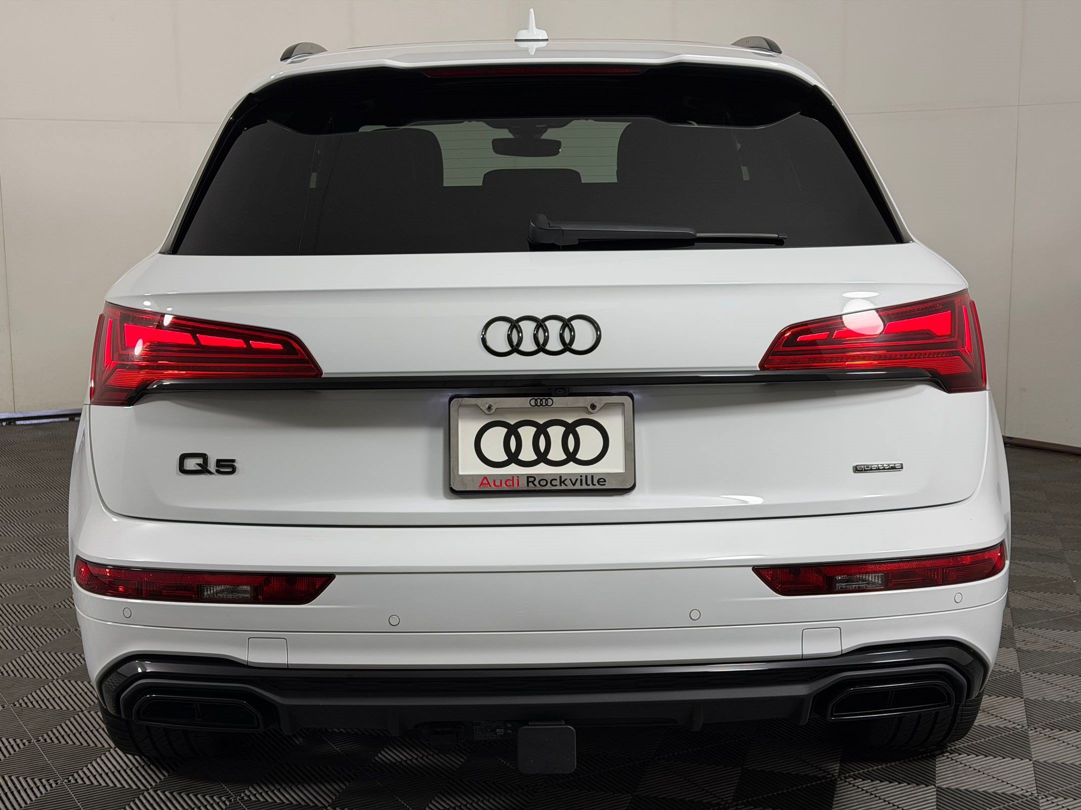 Used 2023 Audi Q5 e Premium Plus w/ Premium Plus Package AWD/4WD image 10