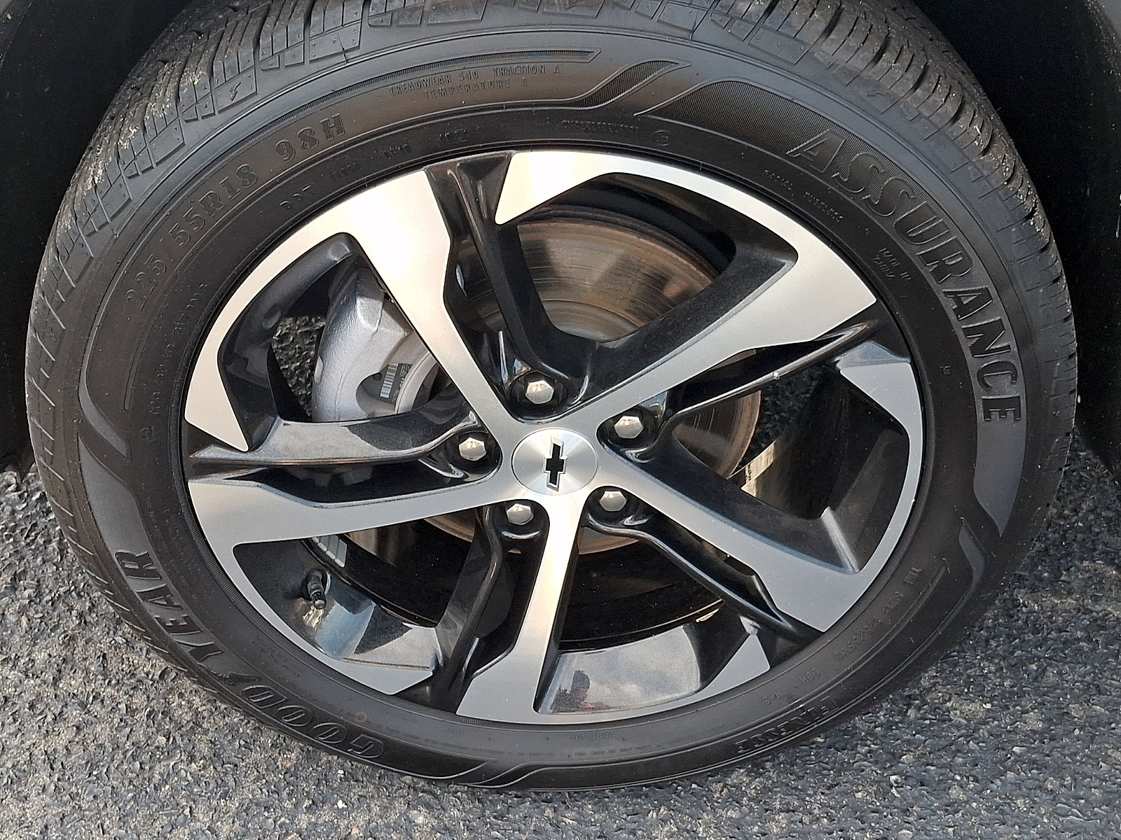 Used 2025 Chevrolet Trax RS w/ Sunroof Package FWD image 8