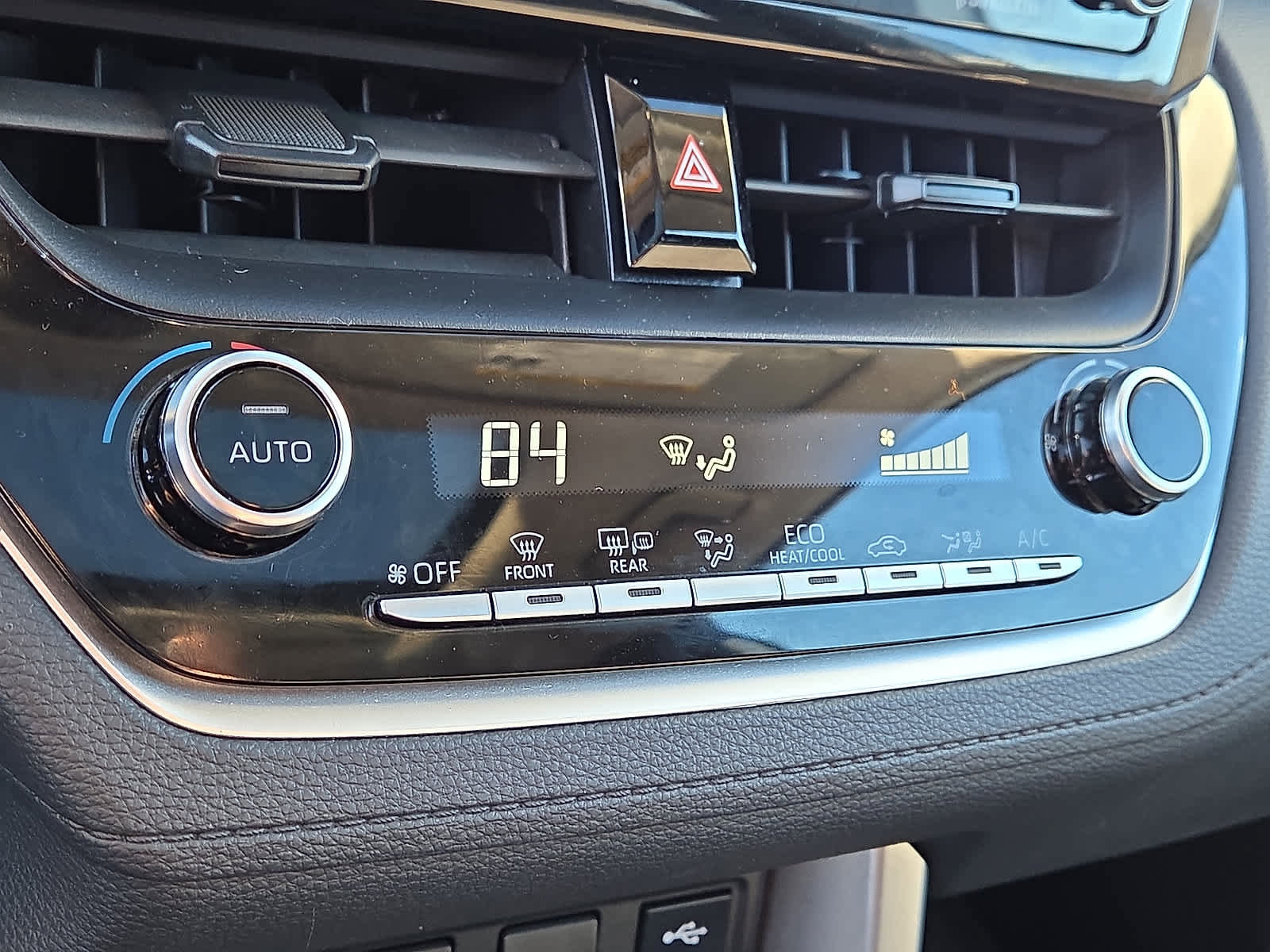 Certified 2022 Toyota Corolla Cross LE image 18