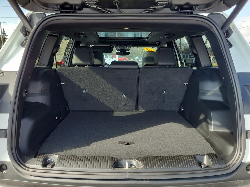 New 2026 Jeep Cherokee Laredo image 10