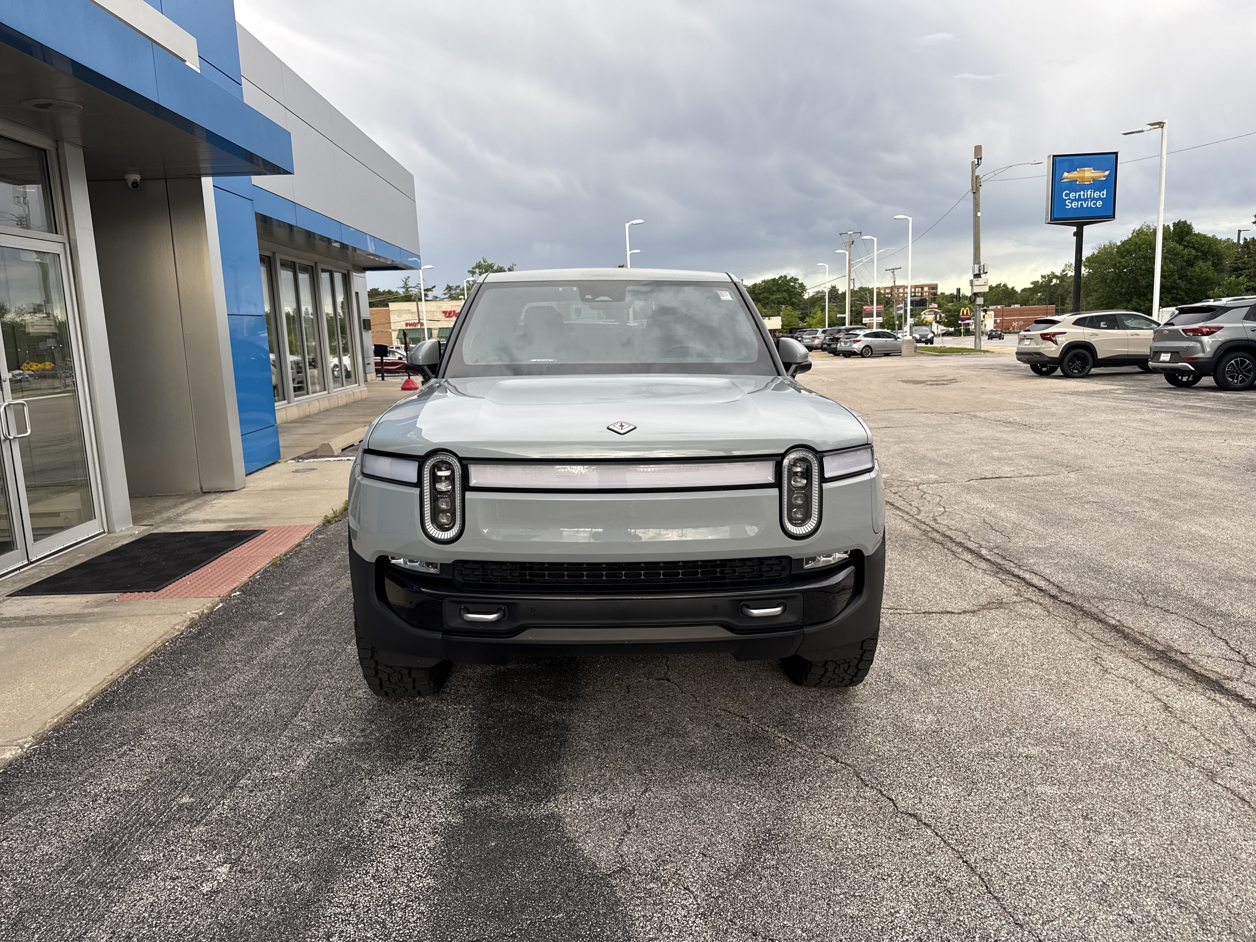 Used 2023 Rivian R1T Adventure AWD/4WD image 3