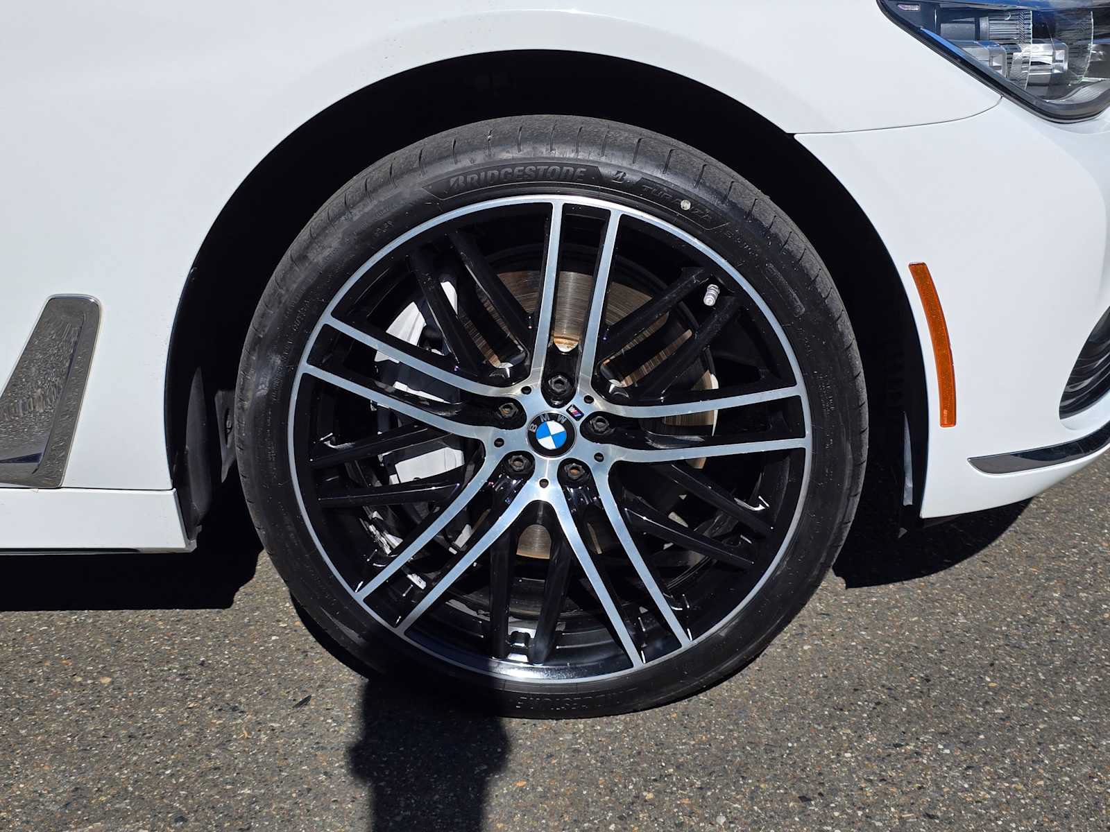 Used 2018 BMW 750i RWD image 9
