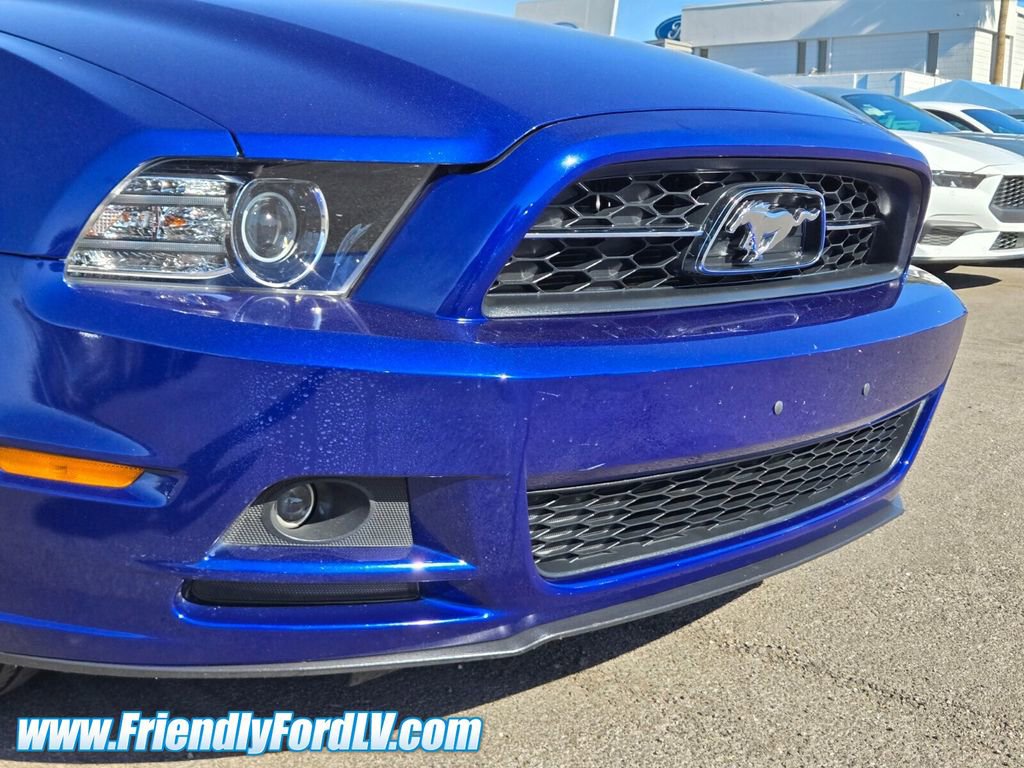 Used 2013 Ford Mustang Premium RWD image 2
