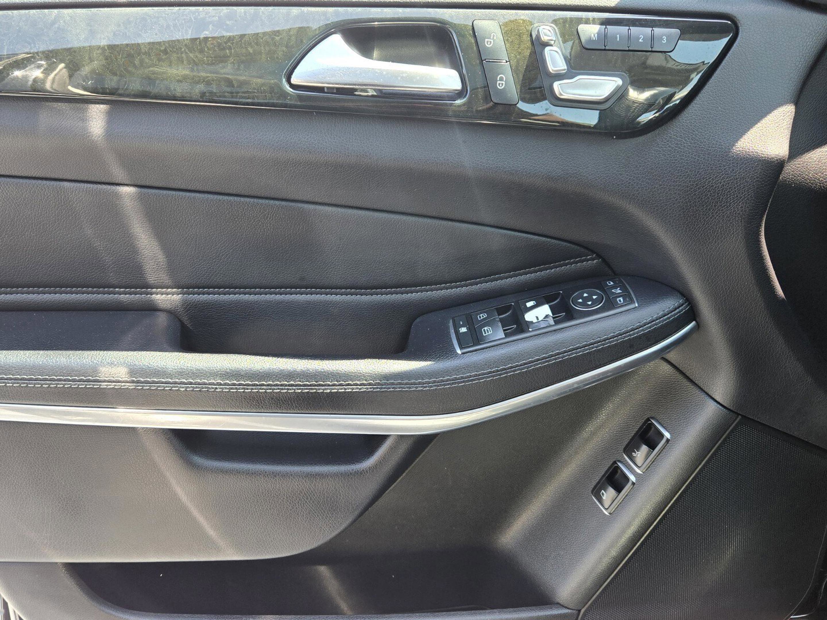 Used 2017 Mercedes-Benz GLS 550 4MATIC image 28