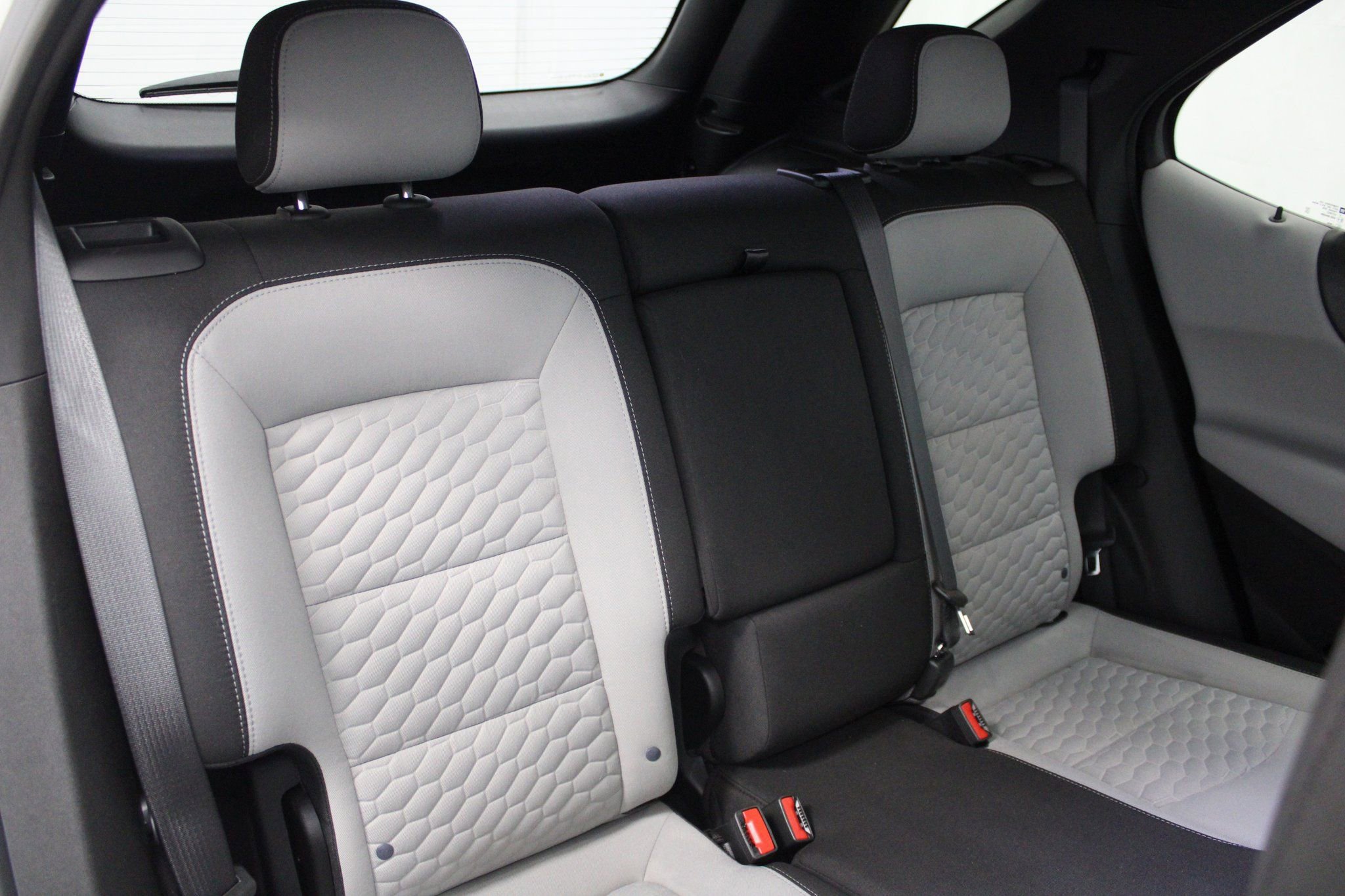 Used 2021 Chevrolet Equinox LT w/ Driver Convenience Package image 28