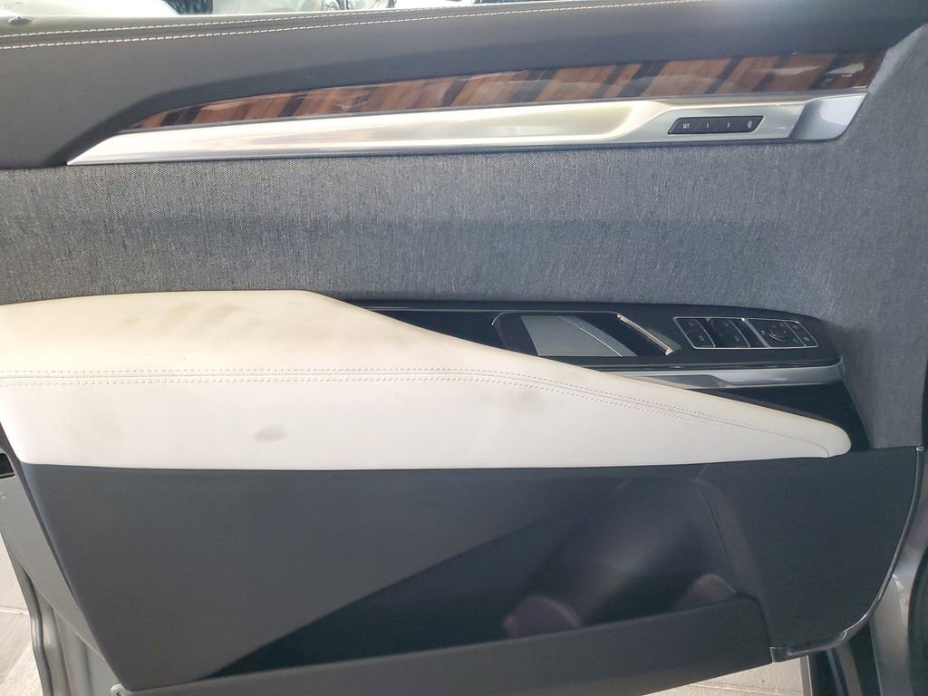 New 2026 Cadillac Escalade ESV Platinum Sport w/ LPO, ONYX Package image 15