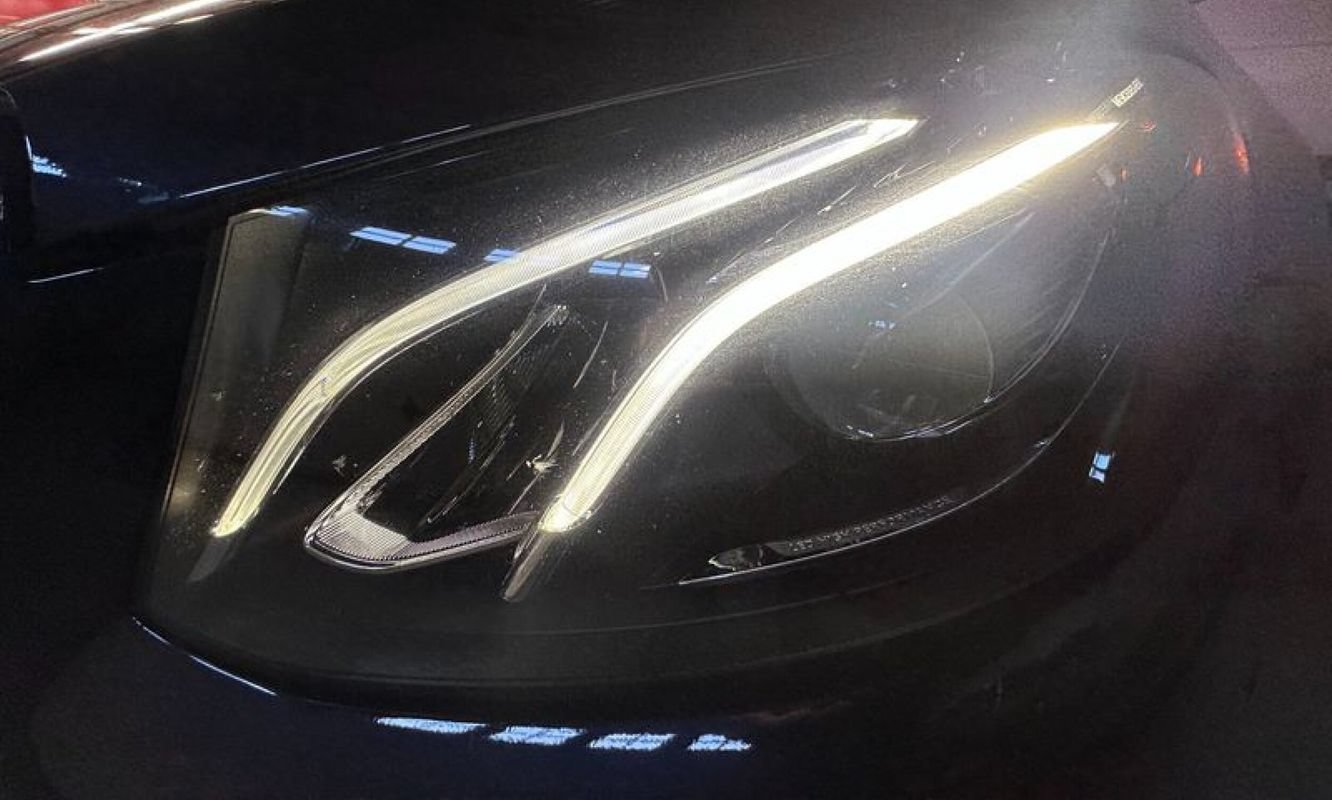 Used 2019 Mercedes-Benz E 300 4MATIC image 29