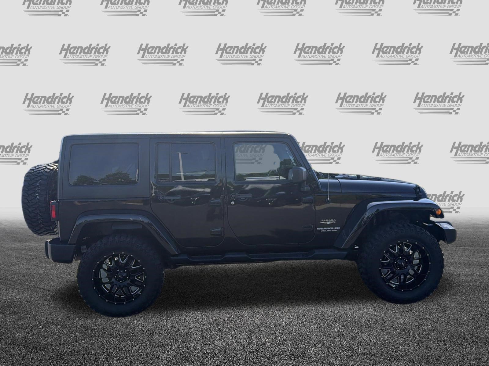 Used 2014 Jeep Wrangler Unlimited Sahara w/ Trailer Tow Group AWD/4WD image 11