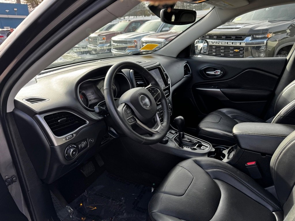 Used 2019 Jeep Cherokee Limited image 12