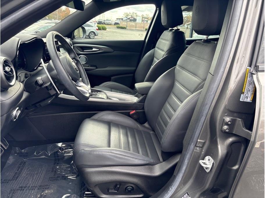 Used 2024 Alfa Romeo Tonale Veloce image 12