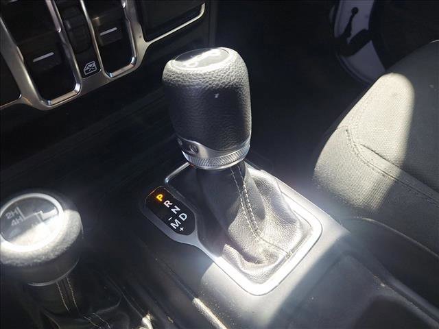 Used 2019 Jeep Wrangler Unlimited Sahara AWD/4WD image 15