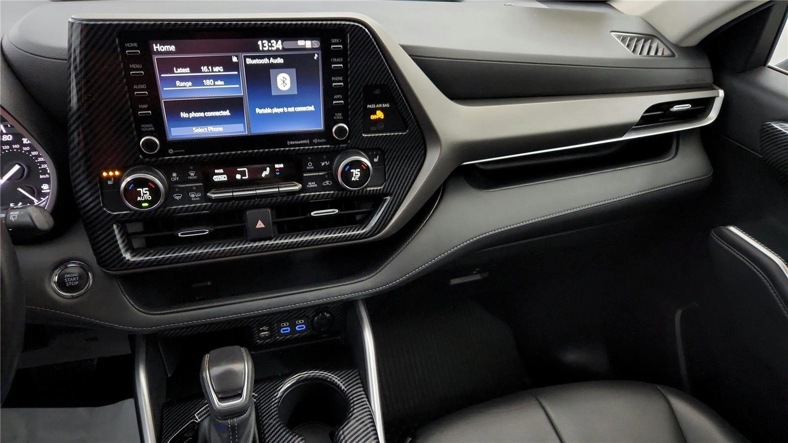 Certified 2022 Toyota Highlander XLE image 43