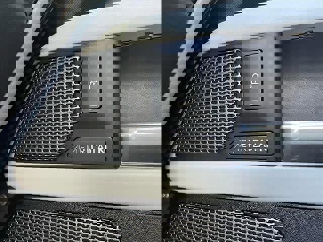 Used 2020 Land Rover Defender 110 SE image 25