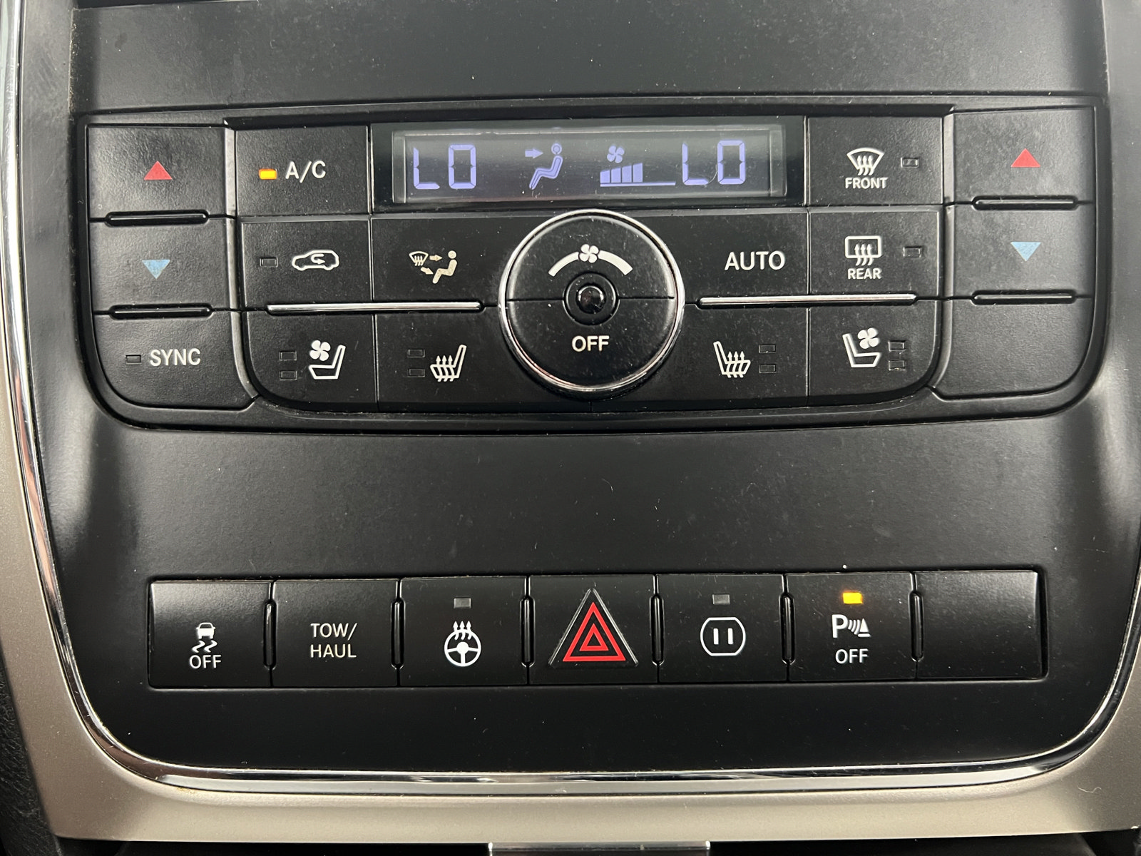 Used 2011 Jeep Grand Cherokee Overland AWD/4WD image 20