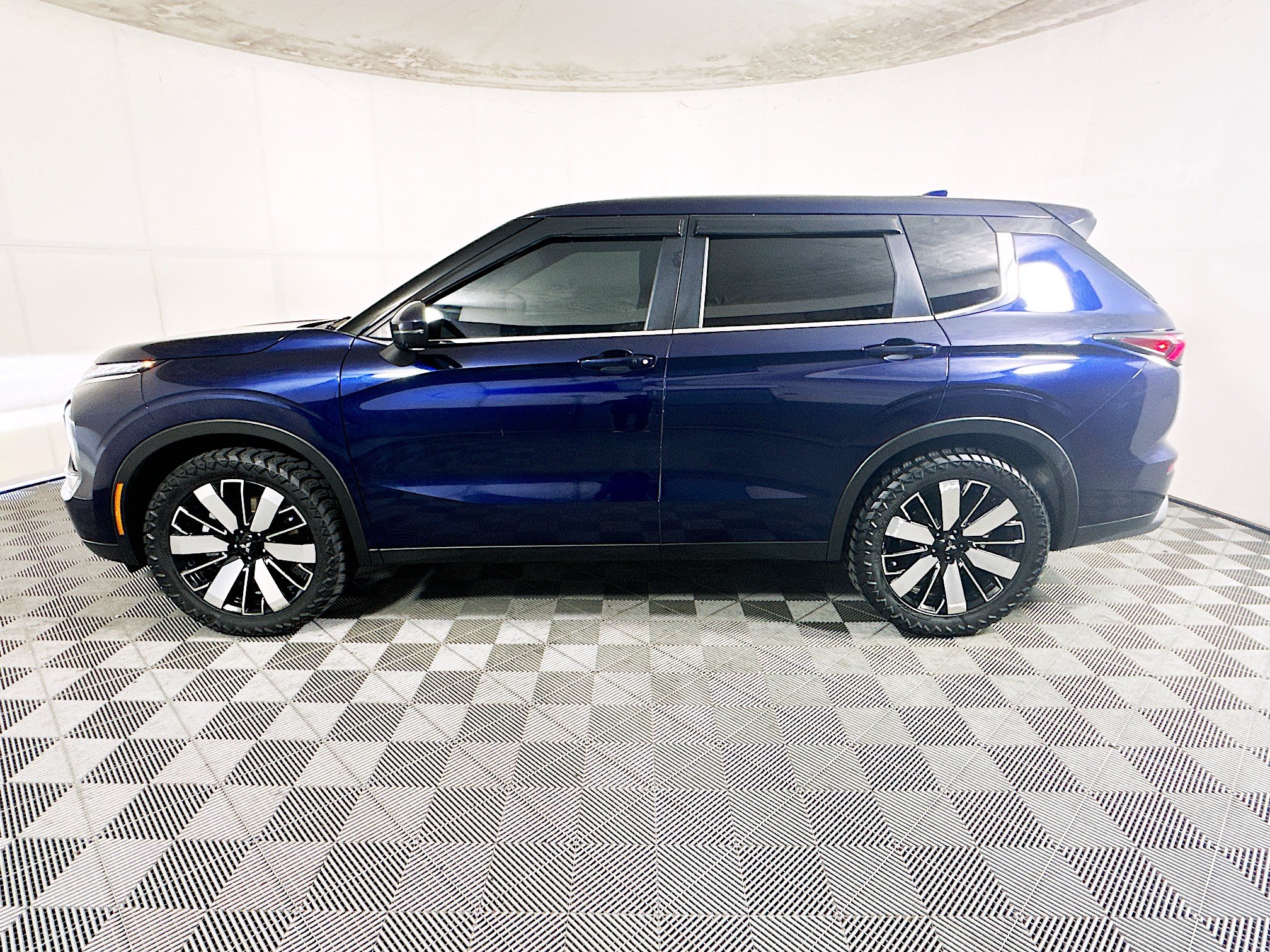 Used 2025 Mitsubishi Outlander SE AWD/4WD image 6