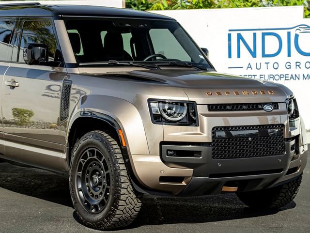 Used 2025 Land Rover Defender 110 AWD/4WD image 5
