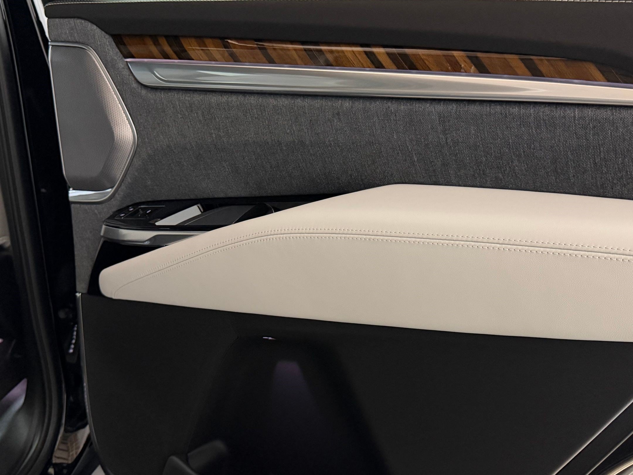 New 2026 Cadillac Escalade Platinum Sport AWD/4WD image 60