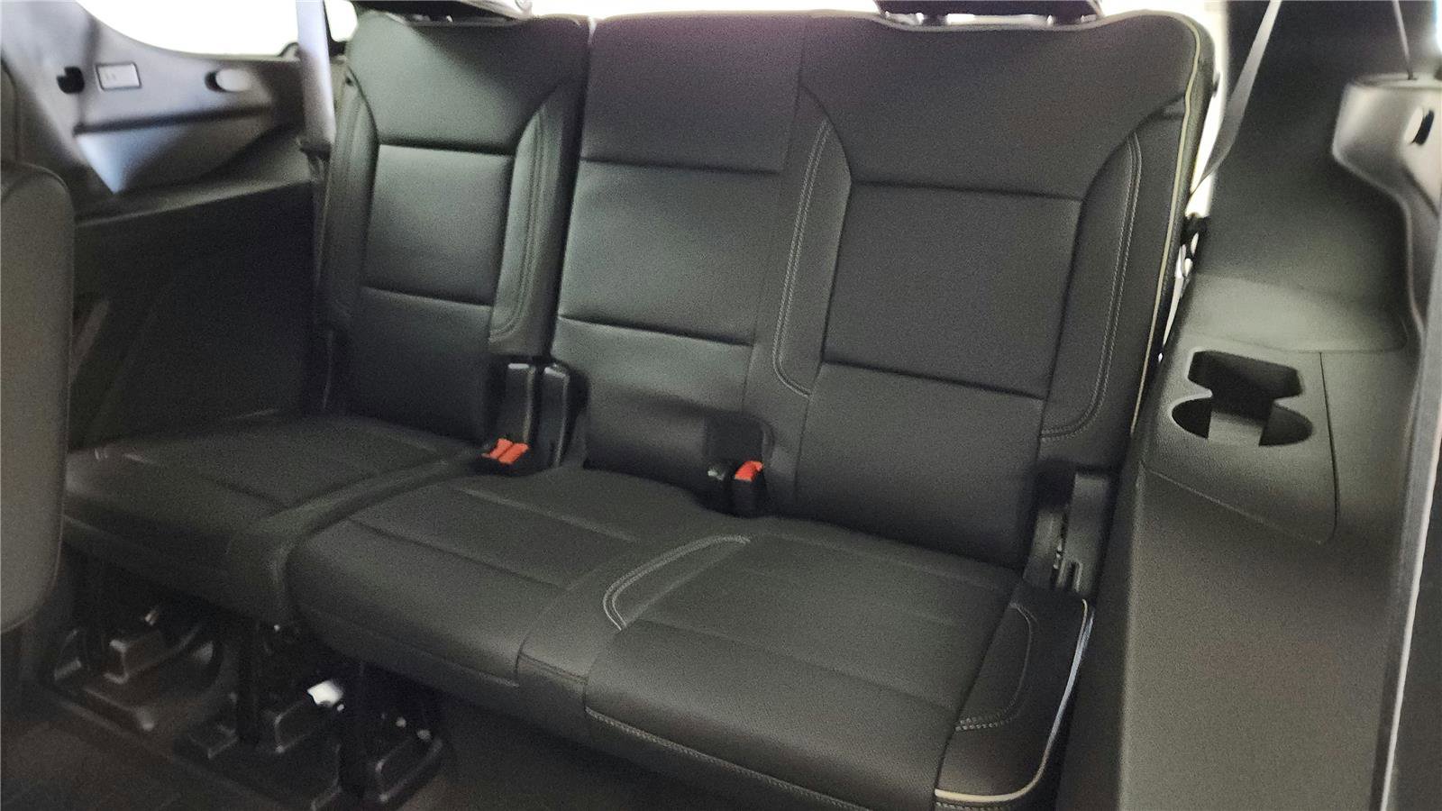 Used 2024 Chevrolet Tahoe Premier AWD/4WD image 33