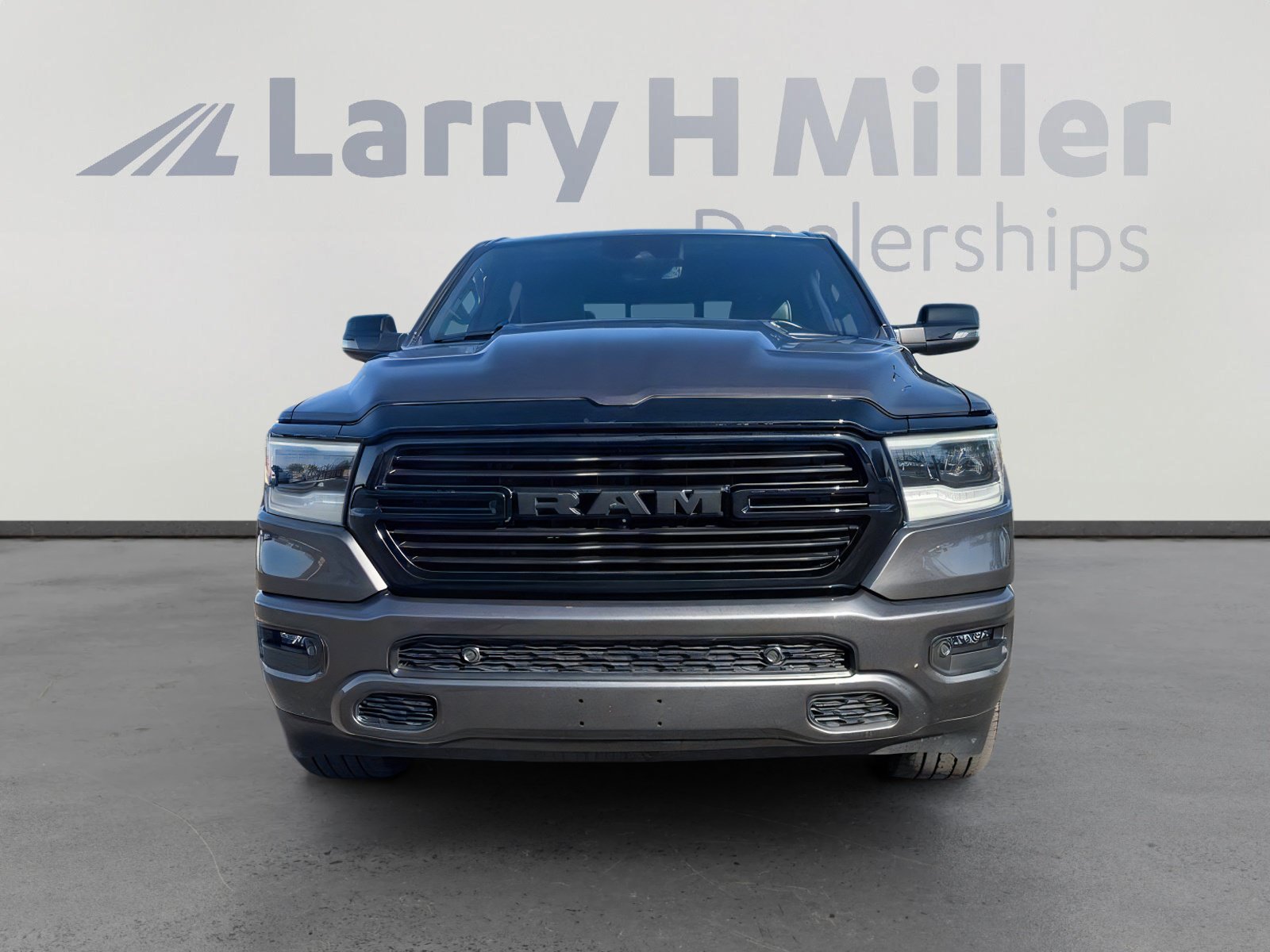 Used 2023 RAM 1500 Laramie AWD/4WD image 4