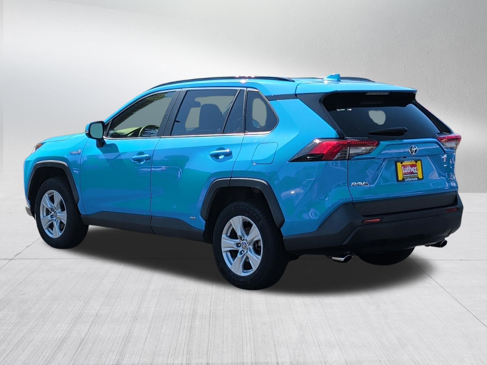Used 2021 Toyota RAV4 XLE w/ Convenience Package AWD/4WD image 5