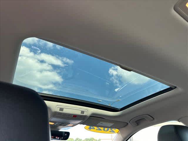 Used 2024 Volkswagen Jetta SE FWD image 13