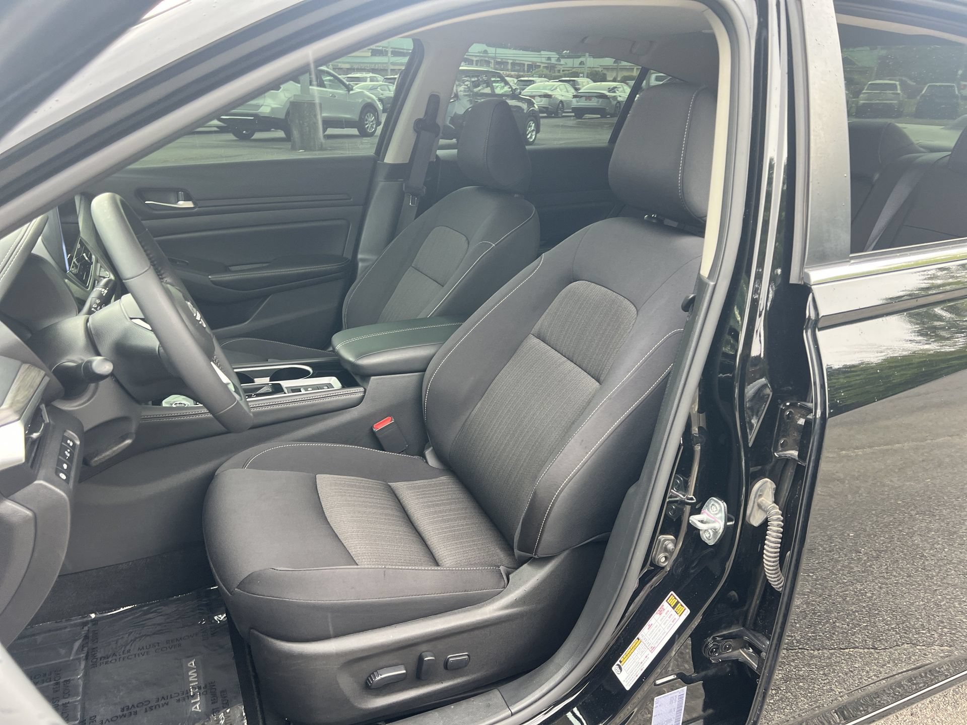 Certified 2024 Nissan Altima 2.5 SV w/ SV Premium Package FWD image 17
