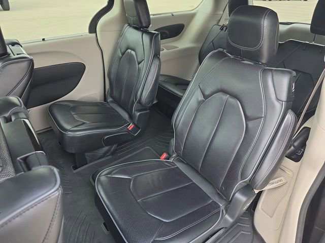 Used 2018 Chrysler Pacifica Limited w/ Tire & Wheel Group image 28