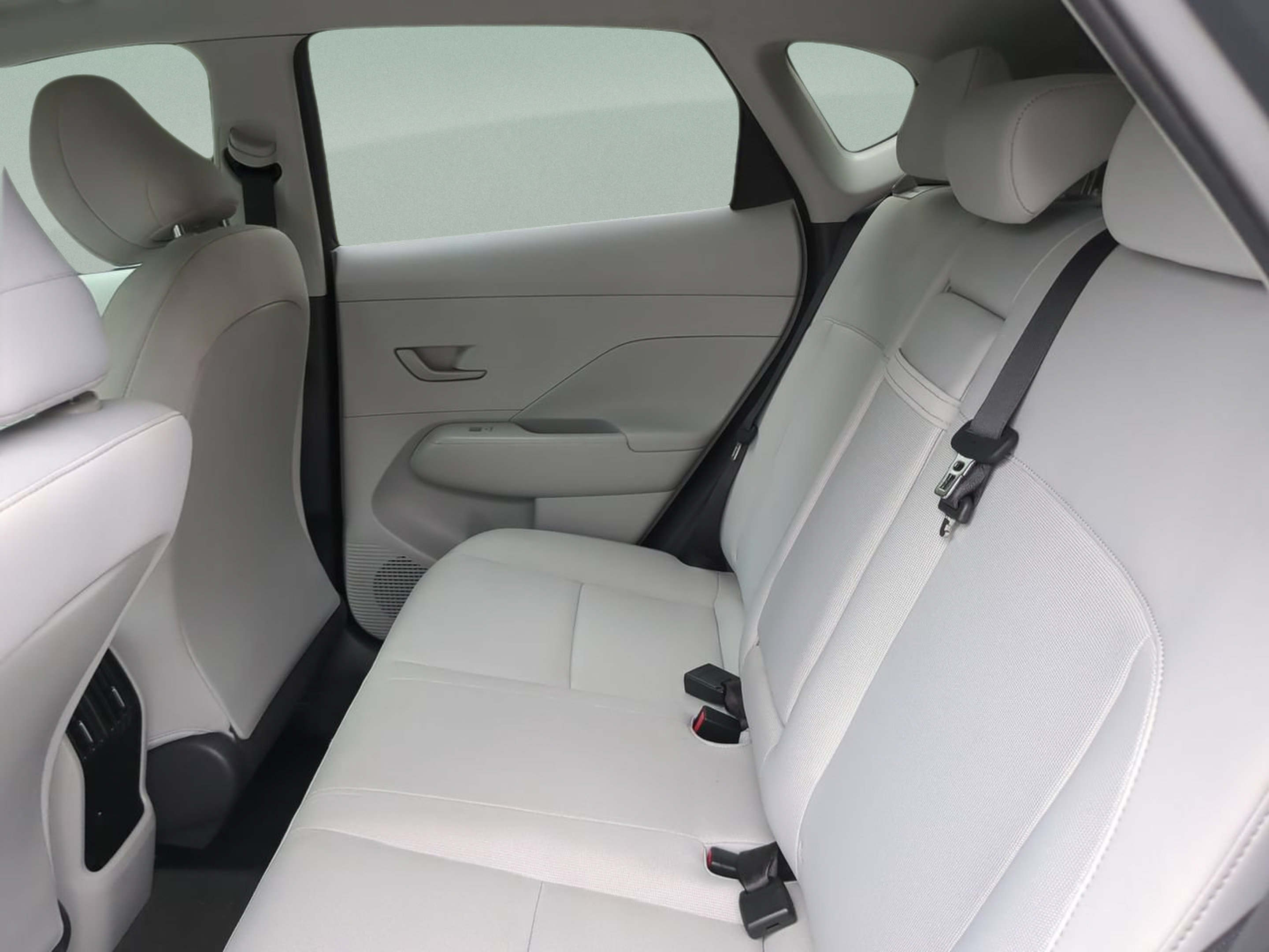 Used 2025 Hyundai Kona SEL FWD image 18