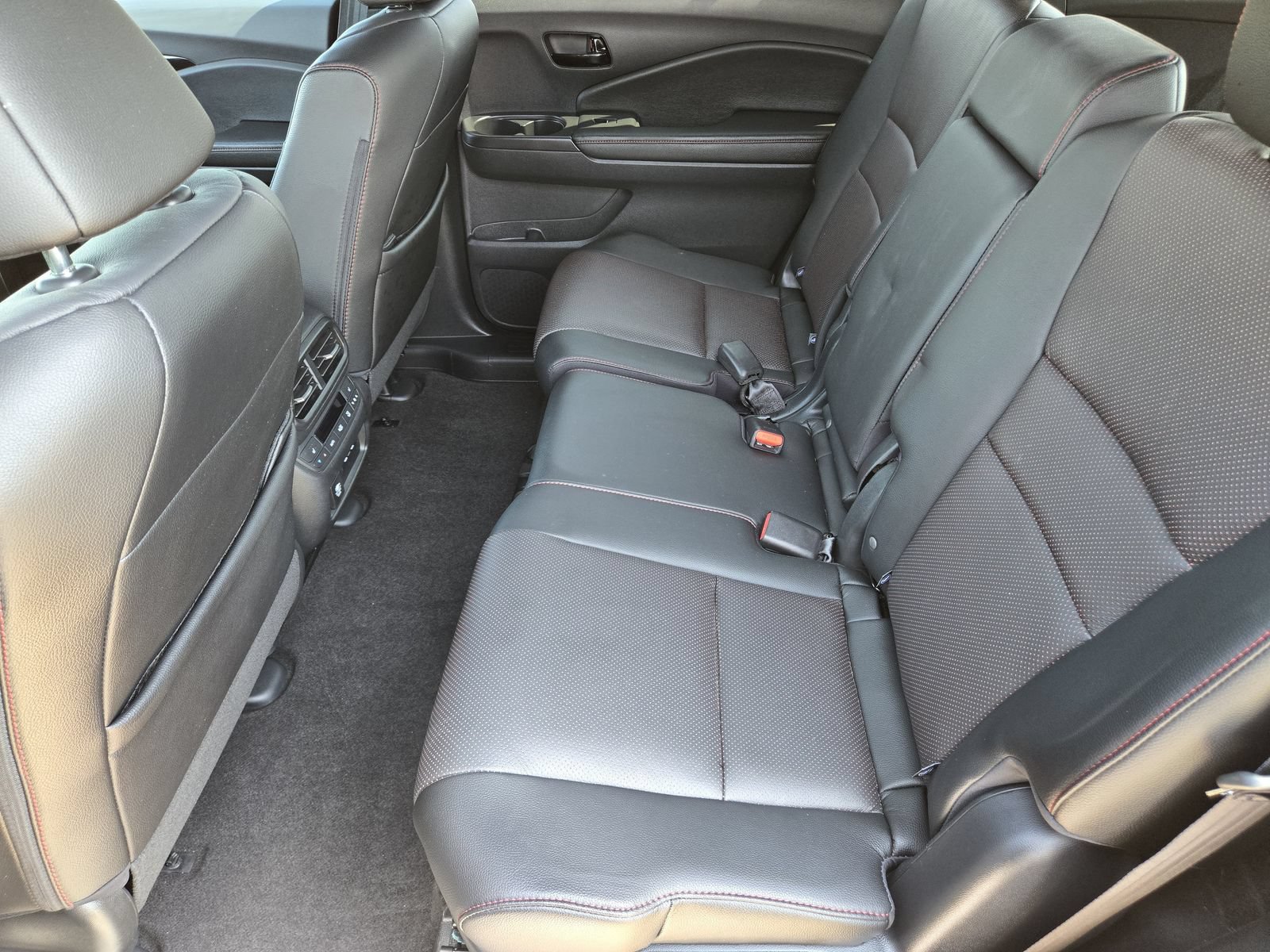 Used 2024 Honda Passport Black Edition image 34
