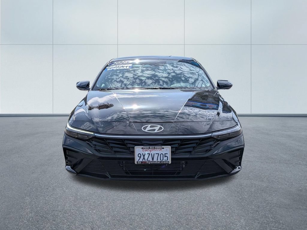 Used 2026 Hyundai Elantra SEL FWD image 2