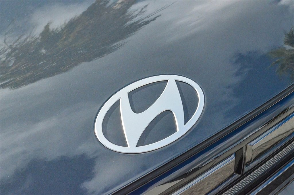 Used 2024 Hyundai Santa Fe Limited image 9