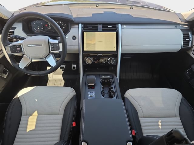 New 2026 Land Rover Discovery Limited Edition AWD/4WD image 9