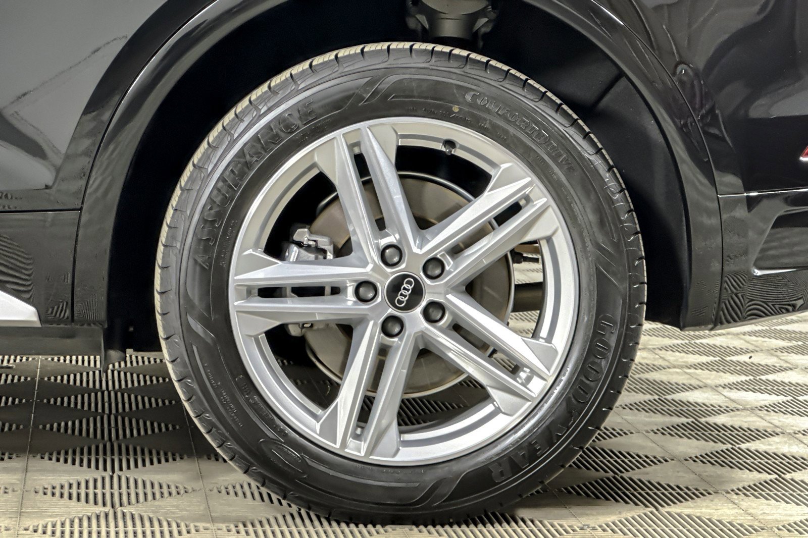 Used 2023 Audi Q5 e Premium Plus w/ Premium Plus Package image 25