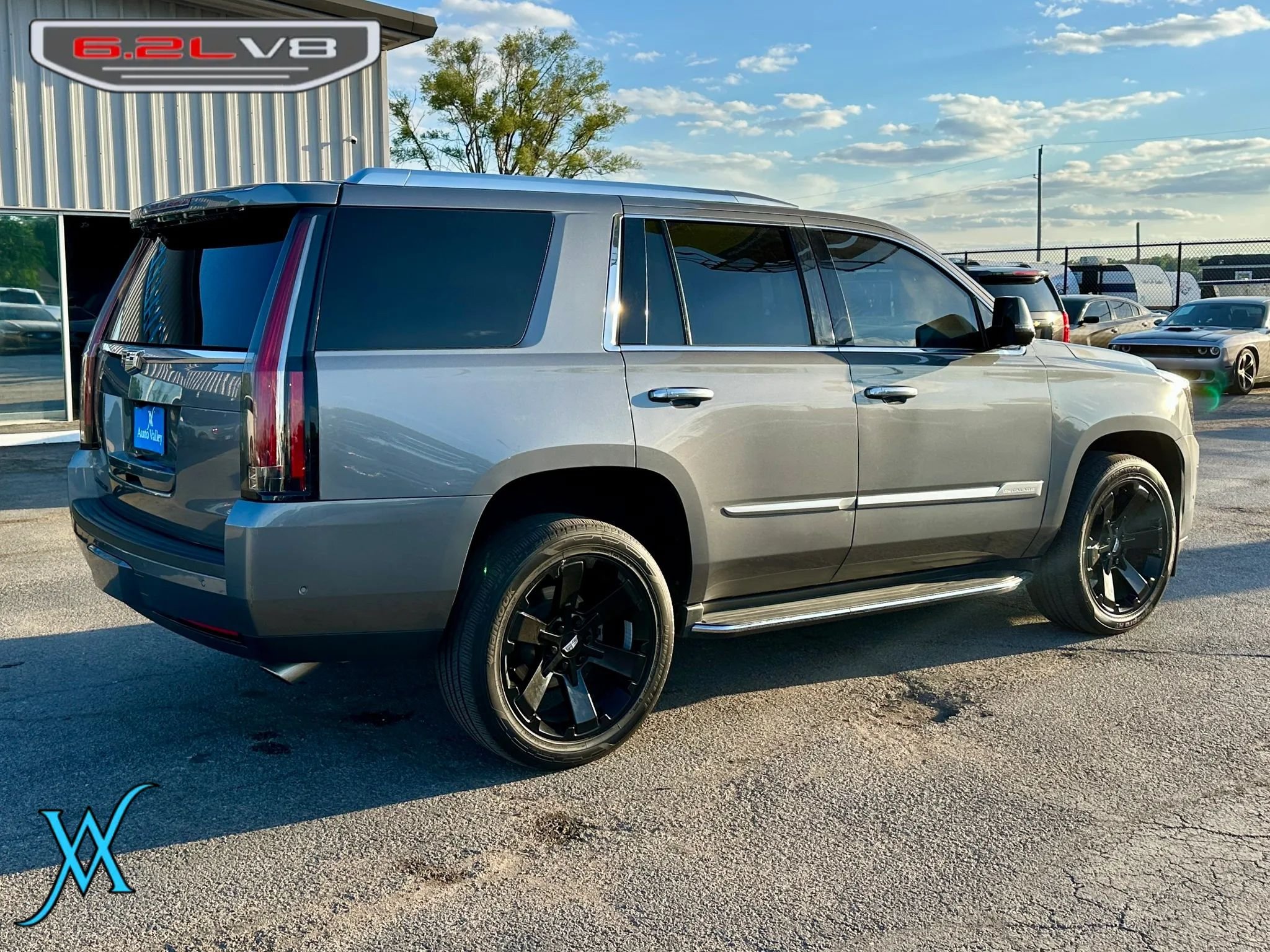 Used 2020 Cadillac Escalade Luxury AWD/4WD image 7